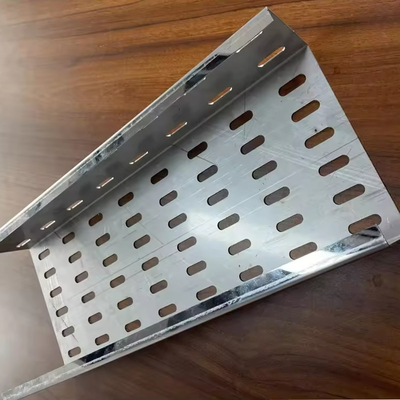 Goede prijs. Effectief kabelbeheer vereenvoudigd met warm gedompelde gegalvaniseerde kabelladderbak 50 mm-1000 mm hoogte online